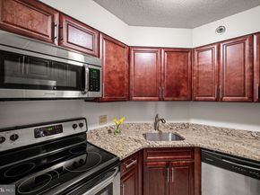 2018 Walnut Street 15M, Philadelphia PA 19103