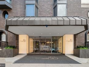2018 Walnut Street 15M, Philadelphia PA 19103
