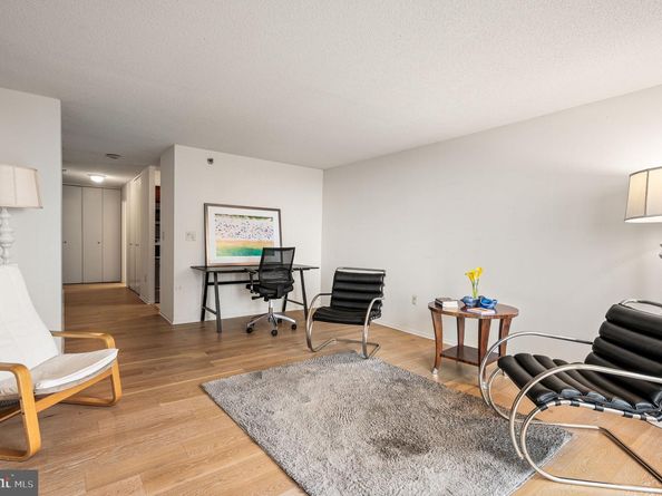 2018 Walnut Street 15M, Philadelphia PA 19103