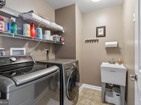 31 Hawkswell Circle, Oreland PA 19075