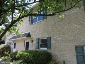 92 Hampstead 92, Ambler PA 19002