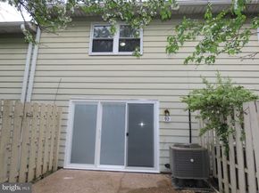 92 Hampstead 92, Ambler PA 19002