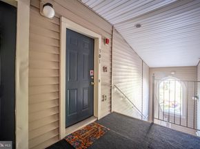 21840 Elkins Terrace 301, Sterling VA 20166