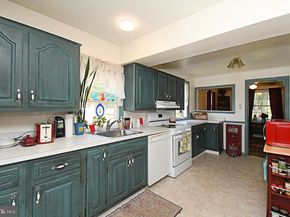 385 E Magnolia Drive, Morrisville PA 19067