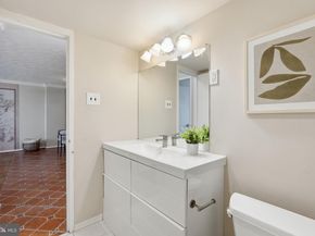 801 N Pitt Street 706, Alexandria VA 22314
