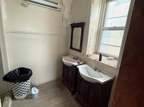 446 W York Street, Philadelphia PA 19133