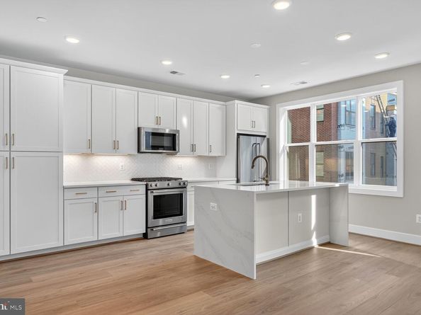 136 Pepperell Street, Alexandria VA 22304