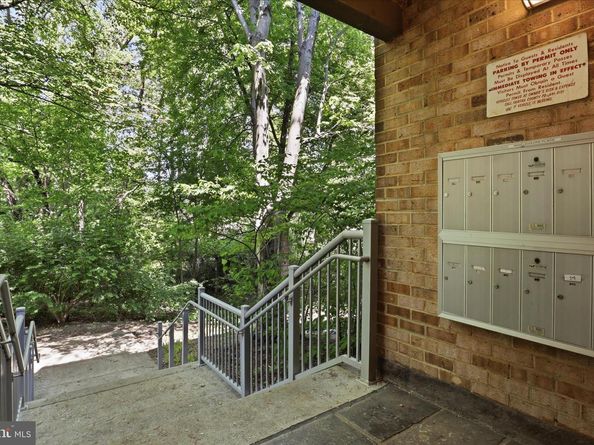 8002 Le Havre Place 12, Falls Church VA 22042