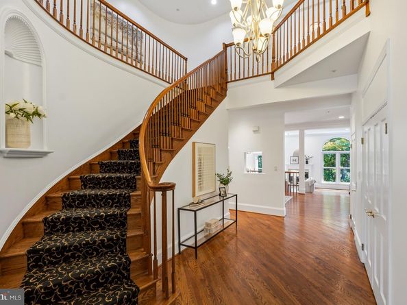 11123 Potomac Crest Drive, Potomac MD 20854