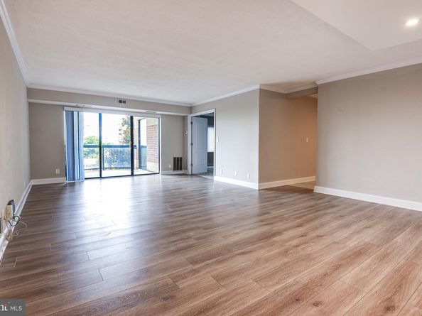 8340 Greensboro 303, Mclean VA 22102
