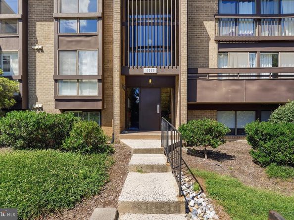 11559 Rolling Green Court 300, Reston VA 20191