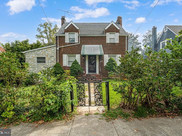 1124 45TH Place SE, Washington DC 20019