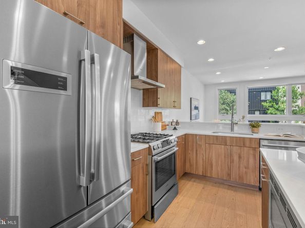 642 N 5TH Street, Philadelphia PA 19123