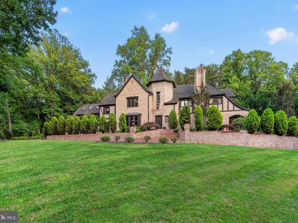10217 Cedar Pond Drive, Vienna VA 22182