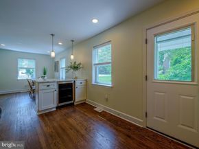 214 Parkview Drive, Broomall PA 19008