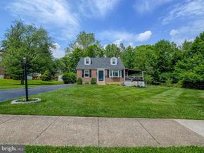 214 Parkview Drive, Broomall PA 19008