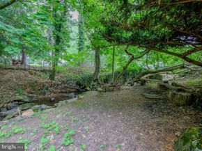 214 Parkview Drive, Broomall PA 19008