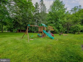 214 Parkview Drive, Broomall PA 19008