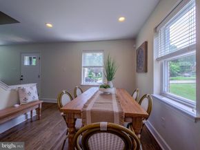 214 Parkview Drive, Broomall PA 19008