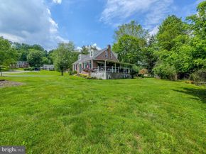 214 Parkview Drive, Broomall PA 19008