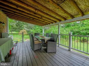 214 Parkview Drive, Broomall PA 19008