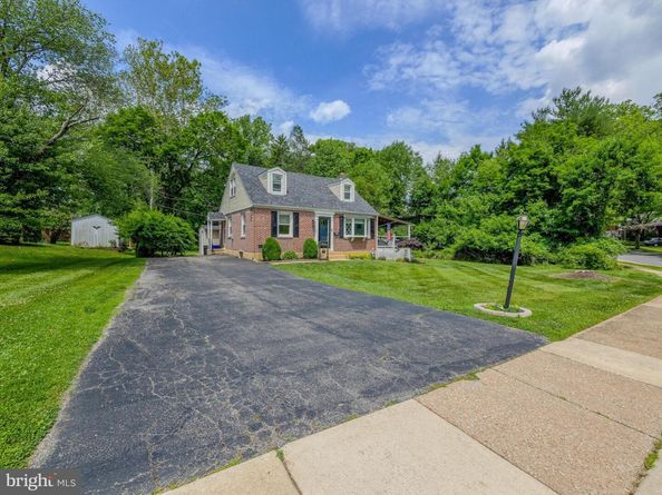 214 Parkview Drive, Broomall PA 19008