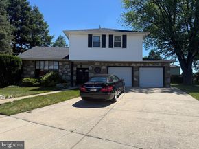 123 Almatt Drive, Philadelphia PA 19115