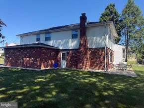 123 Almatt Drive, Philadelphia PA 19115