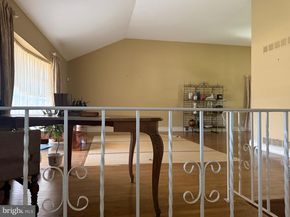 123 Almatt Drive, Philadelphia PA 19115