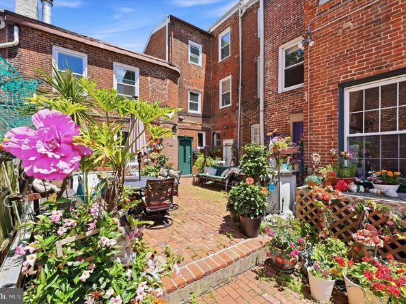 820 S 4TH Street B, Philadelphia PA 19147