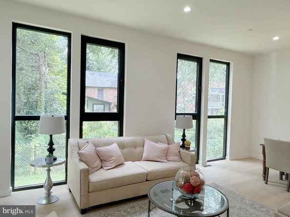 8908 Mohawk Lane, Bethesda MD 20817