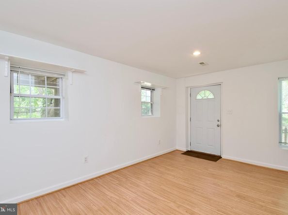 297 E Raymond Avenue E, Alexandria VA 22301