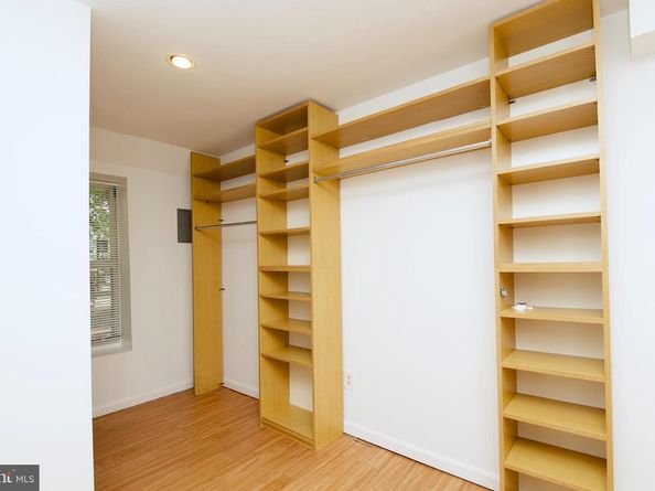 297 E Raymond Avenue E, Alexandria VA 22301