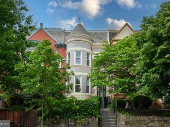 136 R Street NE