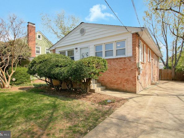 821 S Monroe Street, Arlington VA 22204