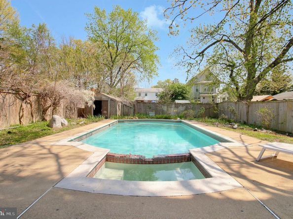 821 S Monroe Street, Arlington VA 22204