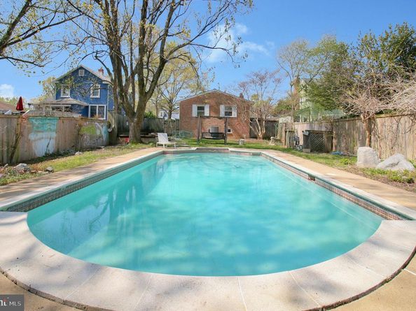 821 S Monroe Street, Arlington VA 22204