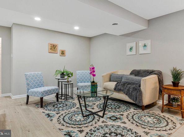 821 S Monroe Street, Arlington VA 22204