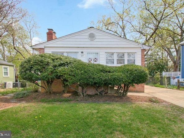 821 S Monroe Street, Arlington VA 22204