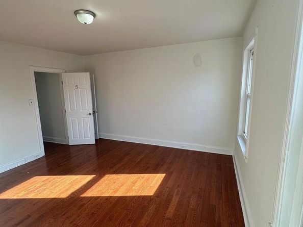 511 N 37TH Street, Philadelphia PA 19104