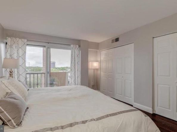 1300 Army Navy Drive 803, Arlington VA 22202
