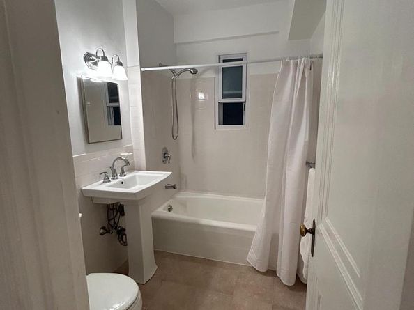 4000 Cathedral Avenue NW 406B, Washington DC 20016