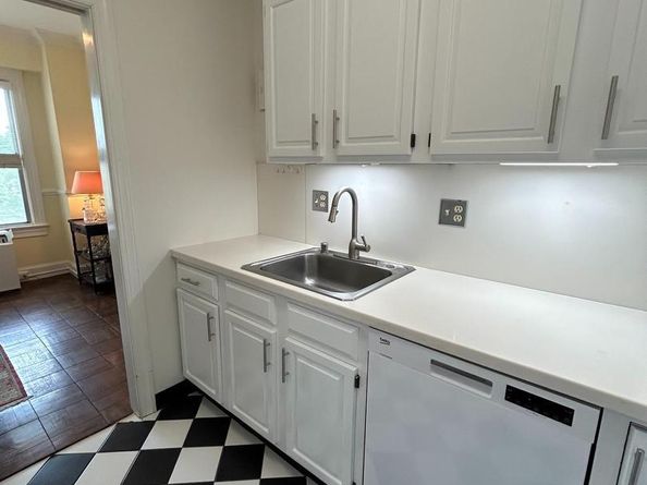 4000 Cathedral Avenue NW 406B, Washington DC 20016