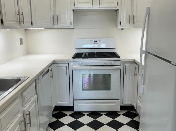 4000 Cathedral Avenue NW 406B, Washington DC 20016