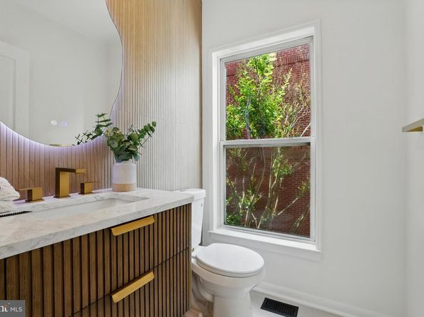 2127 12TH Place NW, Washington DC 20009