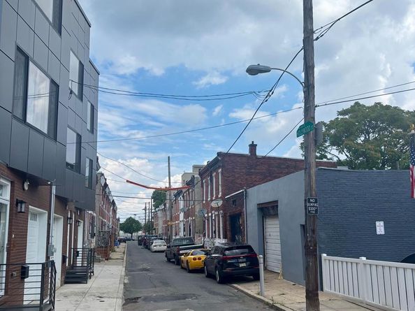 1347 S Hollywood Street, Philadelphia PA 19146