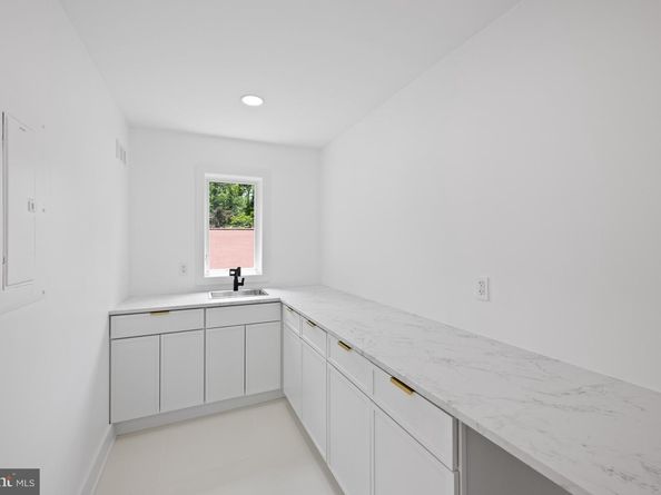 2321 N Richmond Street, Arlington VA 22207