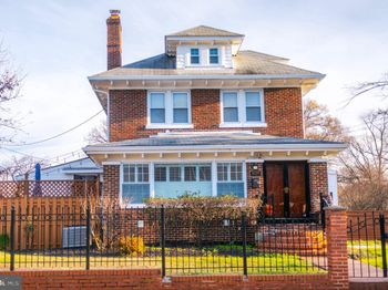 3229 Vista Street NE