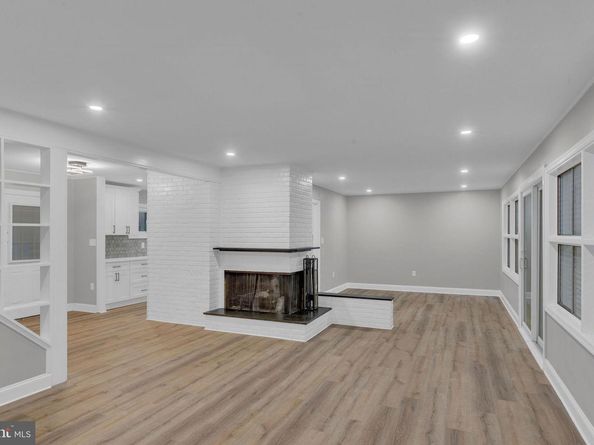 283 Snowball Drive, Levittown PA 19056