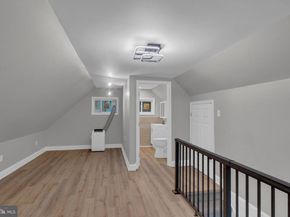 283 Snowball Drive, Levittown PA 19056